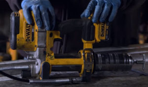 dewalt grease gun